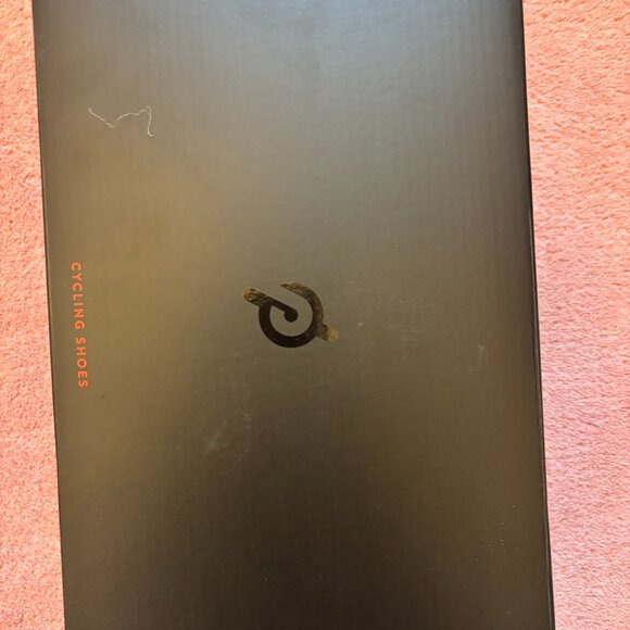 Peloton Sz 38 shoes w/ clips never worn - Picture 4 of 4